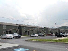 Building Photo - 2 BR 40%