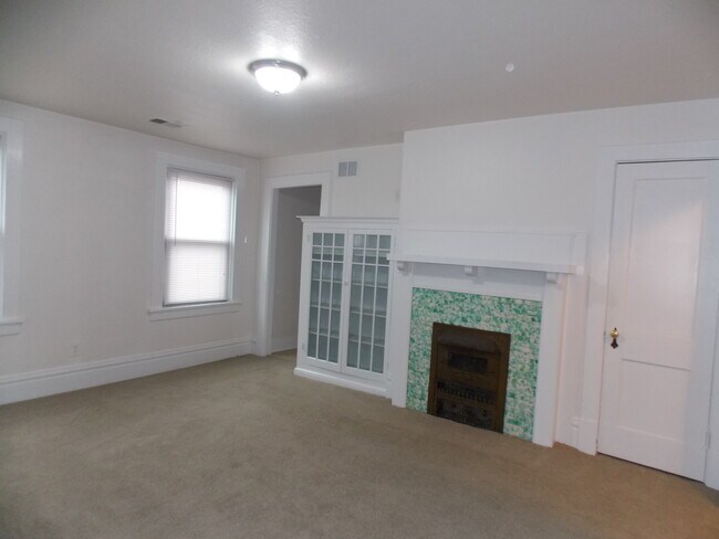 Building Photo - 1308 Peermont Ave