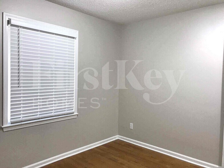 Building Photo - 8802 W 95th Terrace