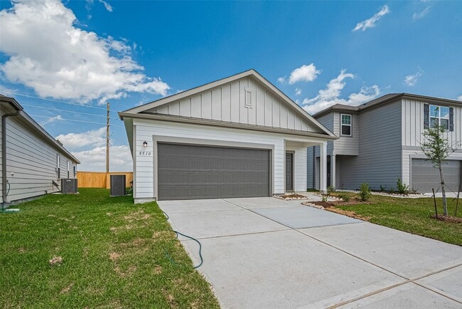 Building Photo - 8510 Ora Mdws Dr