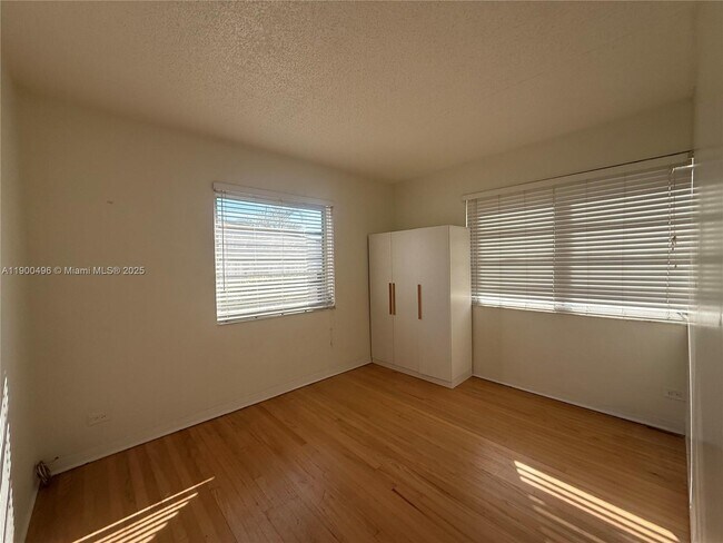 Building Photo - 233 NW 45th Ave