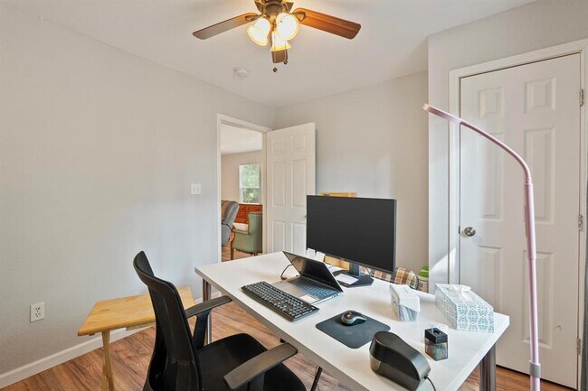 Building Photo - 119 N Kanaio Dr