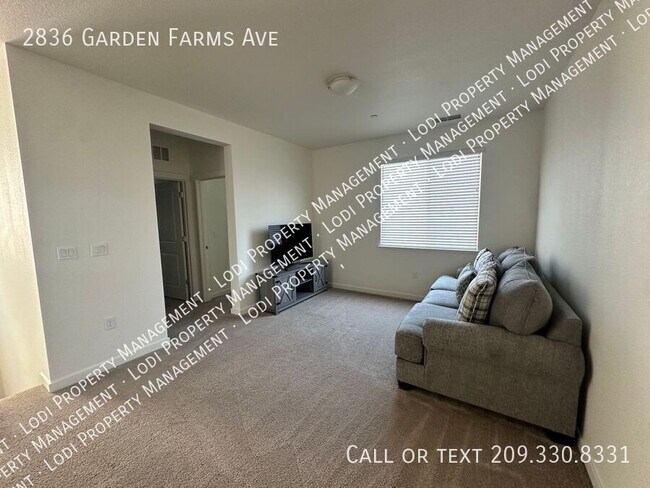 Building Photo - 2836 Garden Farms Ave