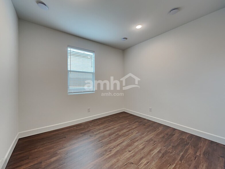 Building Photo - 2738 Stormy Star Ave