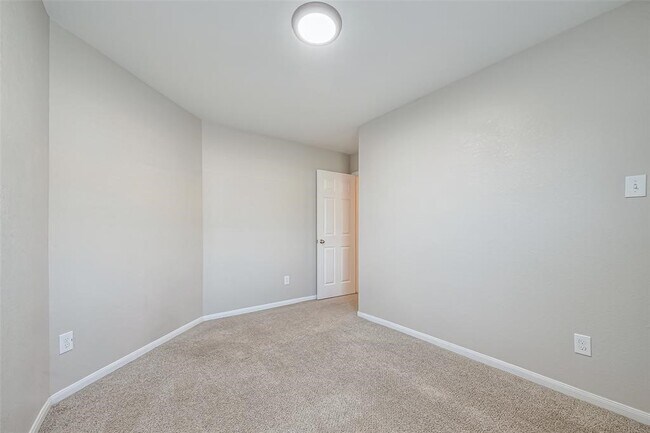 Building Photo - 5119 Ivy Fair Way