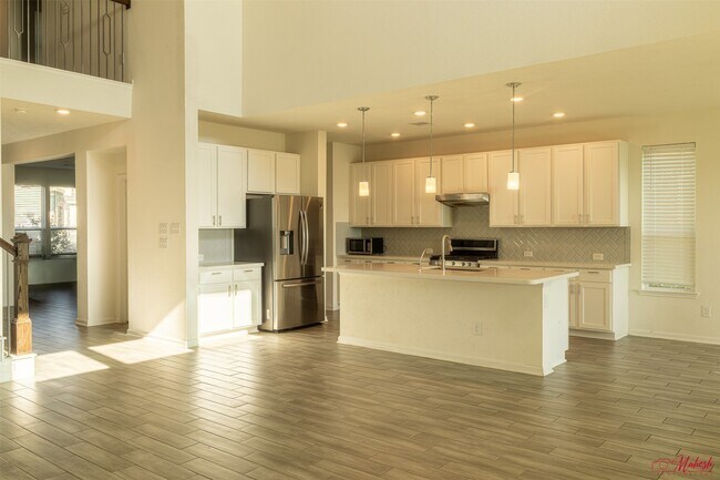 Building Photo - 4810 Emerson Mnr