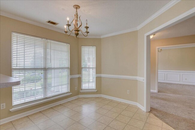 Building Photo - 924 Prairie Cir