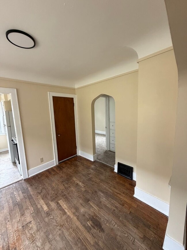 Building Photo - 2 Bed / 1 Bath House for Rent — Lansing, MI