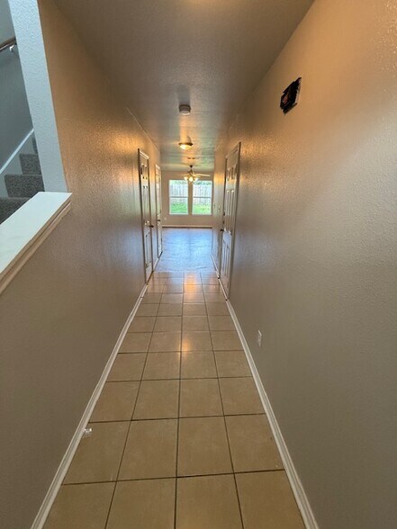 Building Photo - 725 Claremont Pky