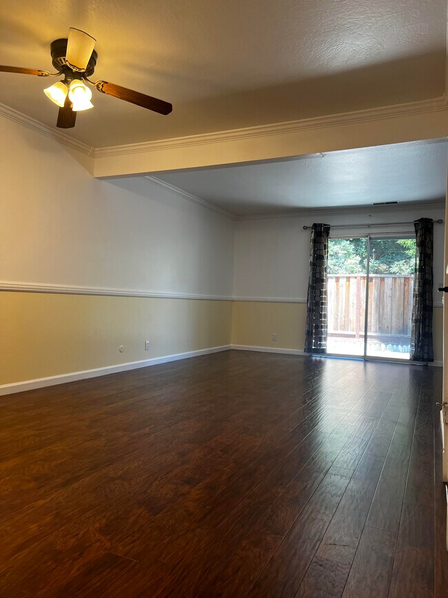 Primary Photo - 100 Cleaveland Rd