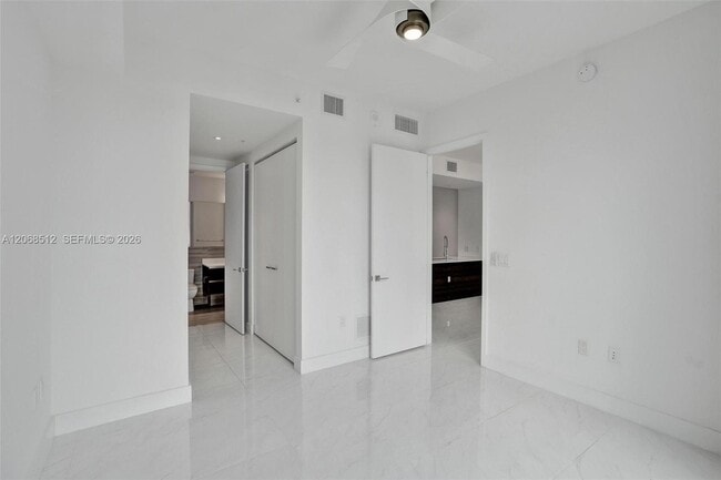 Building Photo - 301 Altara Ave