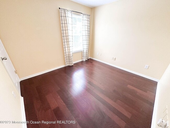 Building Photo - 2 Basset Ct