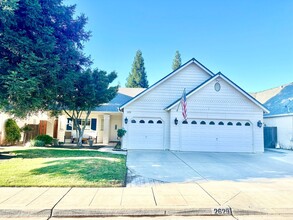 Building Photo - Updated North Fresno 3/2