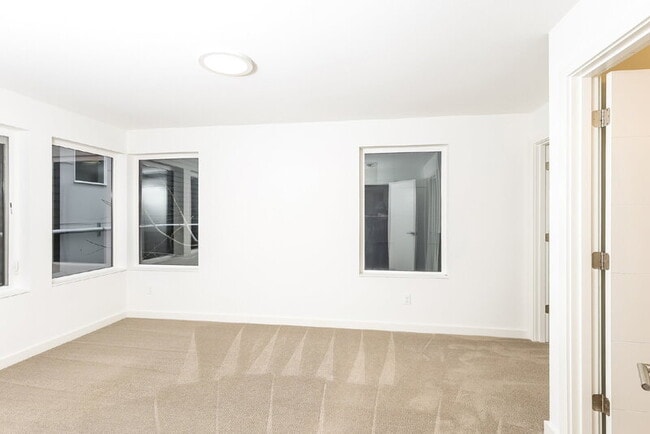 Building Photo - 824 NW 53rd St