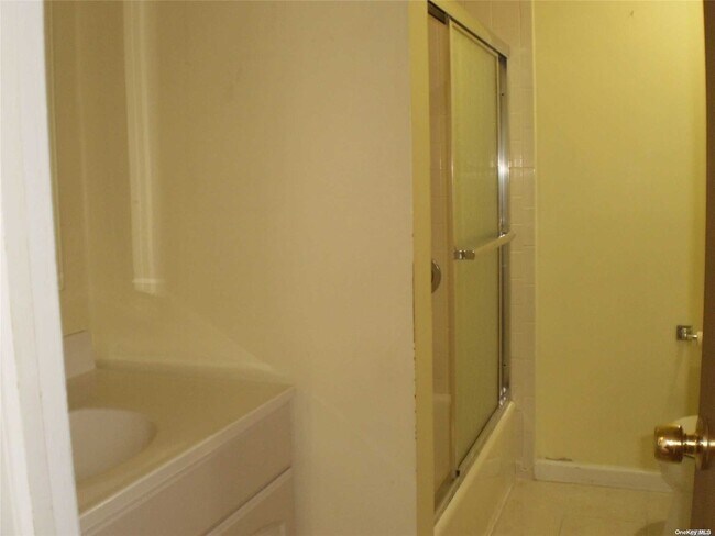 Building Photo - 70 Exeter St