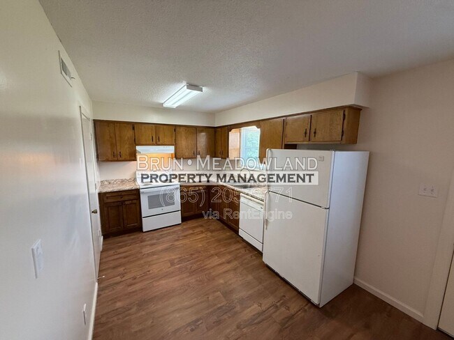 Building Photo - 1811 Meadowland Ln