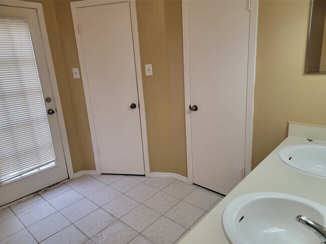 Building Photo - 13316 Firebrick Dr