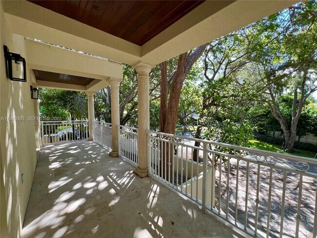 Building Photo - 573 Satinwood Dr