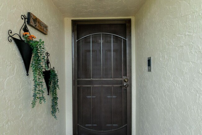 Building Photo - 12524 Shoreline Dr