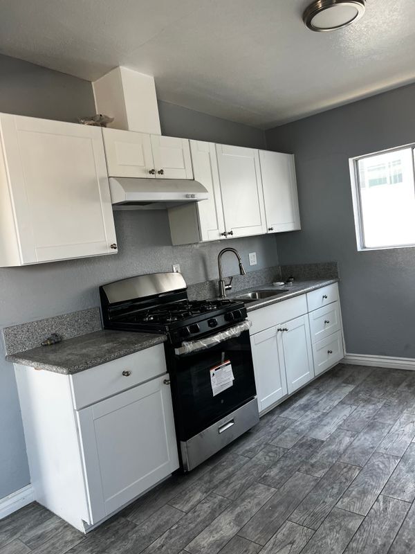 Building Photo - 120 W 73rd St