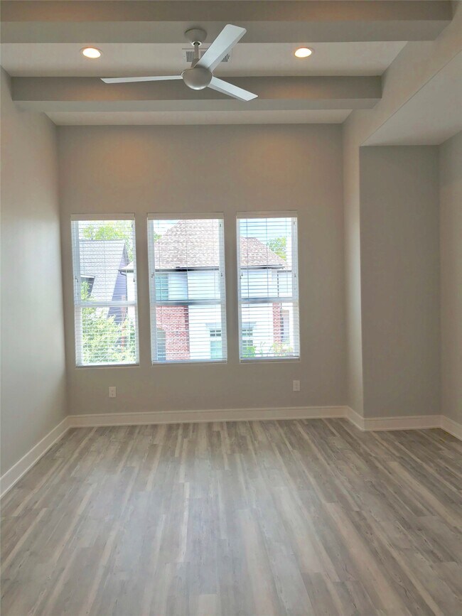 Building Photo - 1111 Edwards St