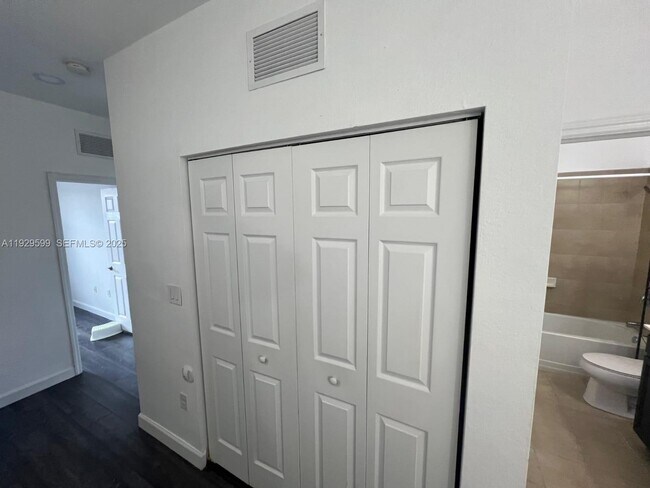 Building Photo - 3399 W 90th Terrace