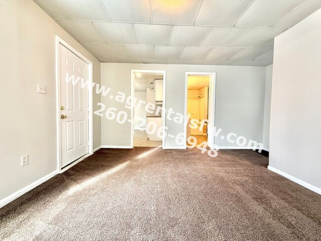 Building Photo - 3 Bedroom House