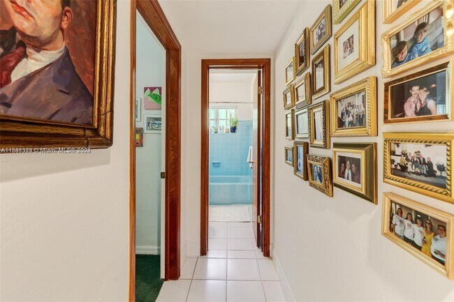 Building Photo - 7548 SW 58th Ave
