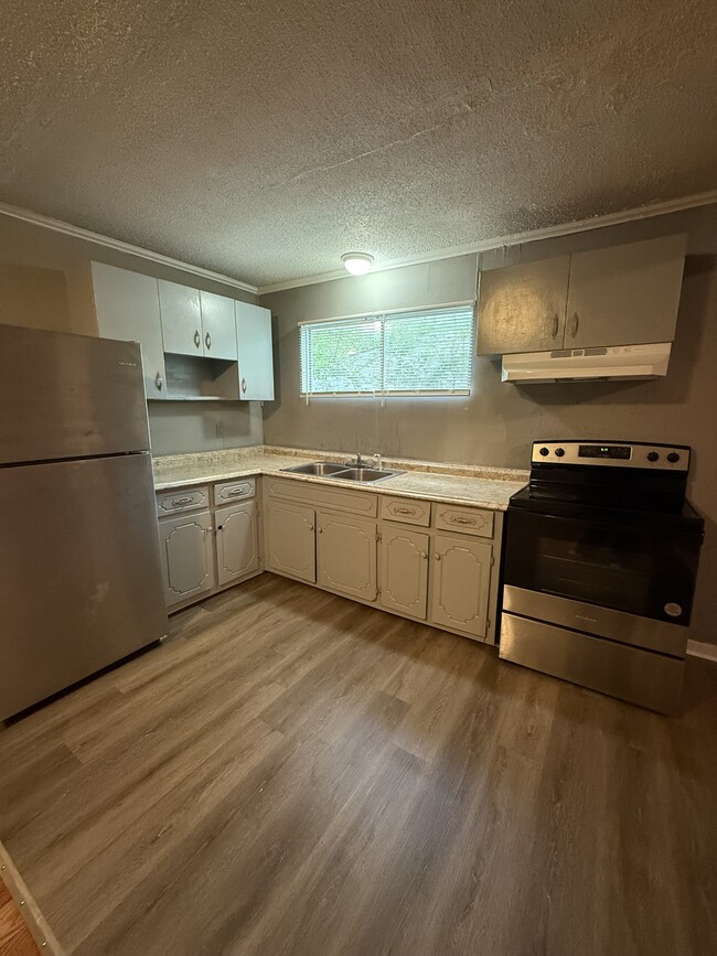 Building Photo - 63 Wilkes Cir