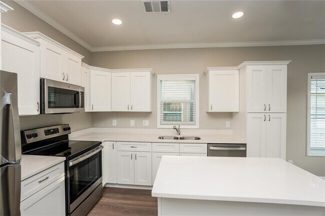 Building Photo - 1700 45th St S