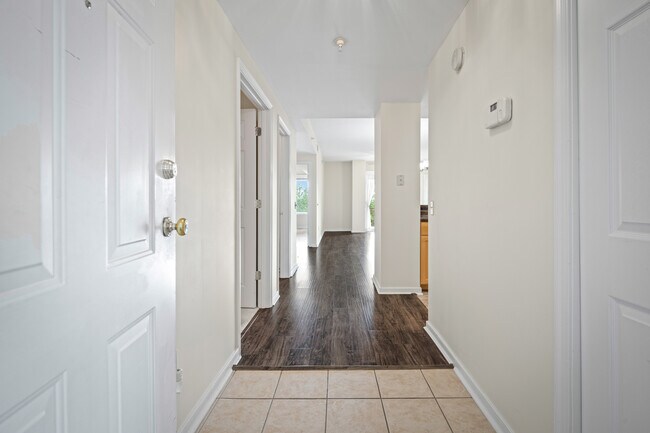 Building Photo - 301 Beacon Ridge Dr
