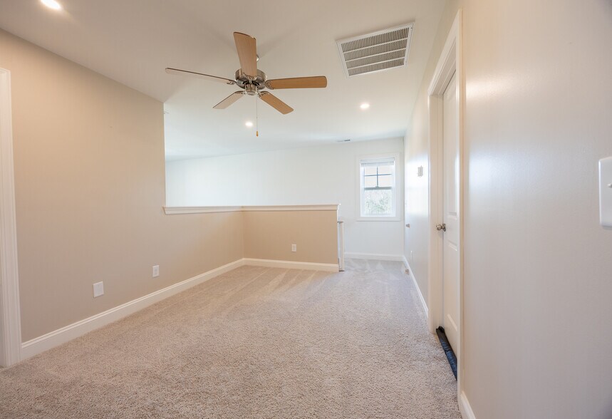 Building Photo - 328 Peeler Cir