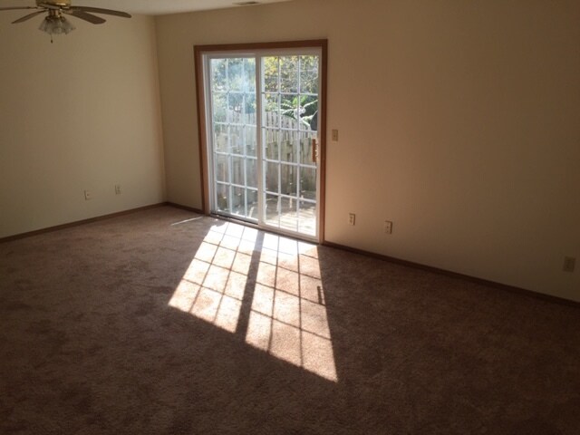 Building Photo - 42 Carriage Way