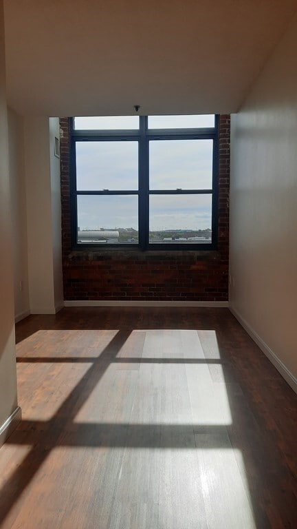 Building Photo - 150 Orleans St