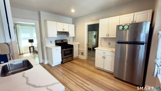 Building Photo - 324 Villa Ave