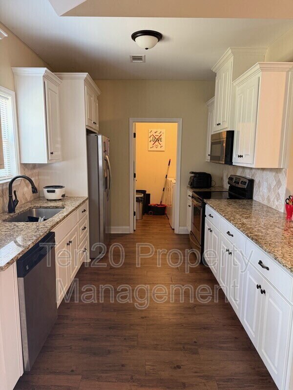 Building Photo - 7 Vineyard Dr