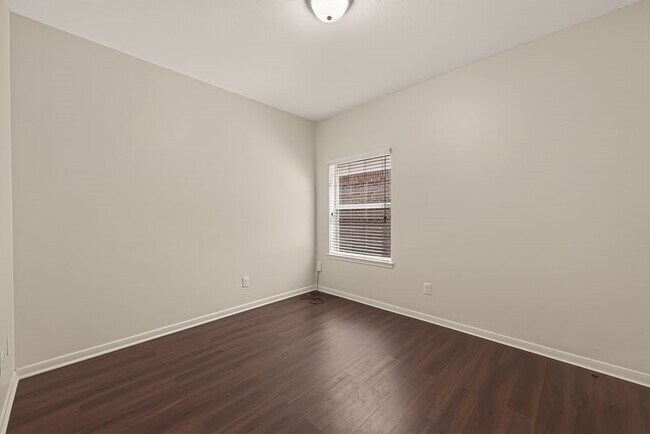 Building Photo - 26414 Forest Pine Ln