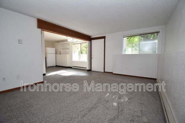 Building Photo - 119 S 15th Ave