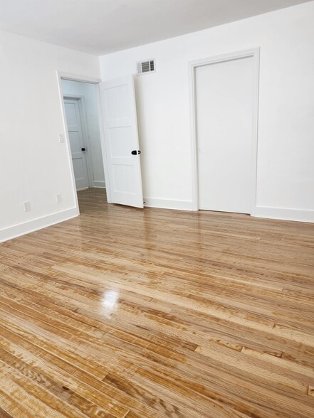 Building Photo - 537 S Clayton Ave