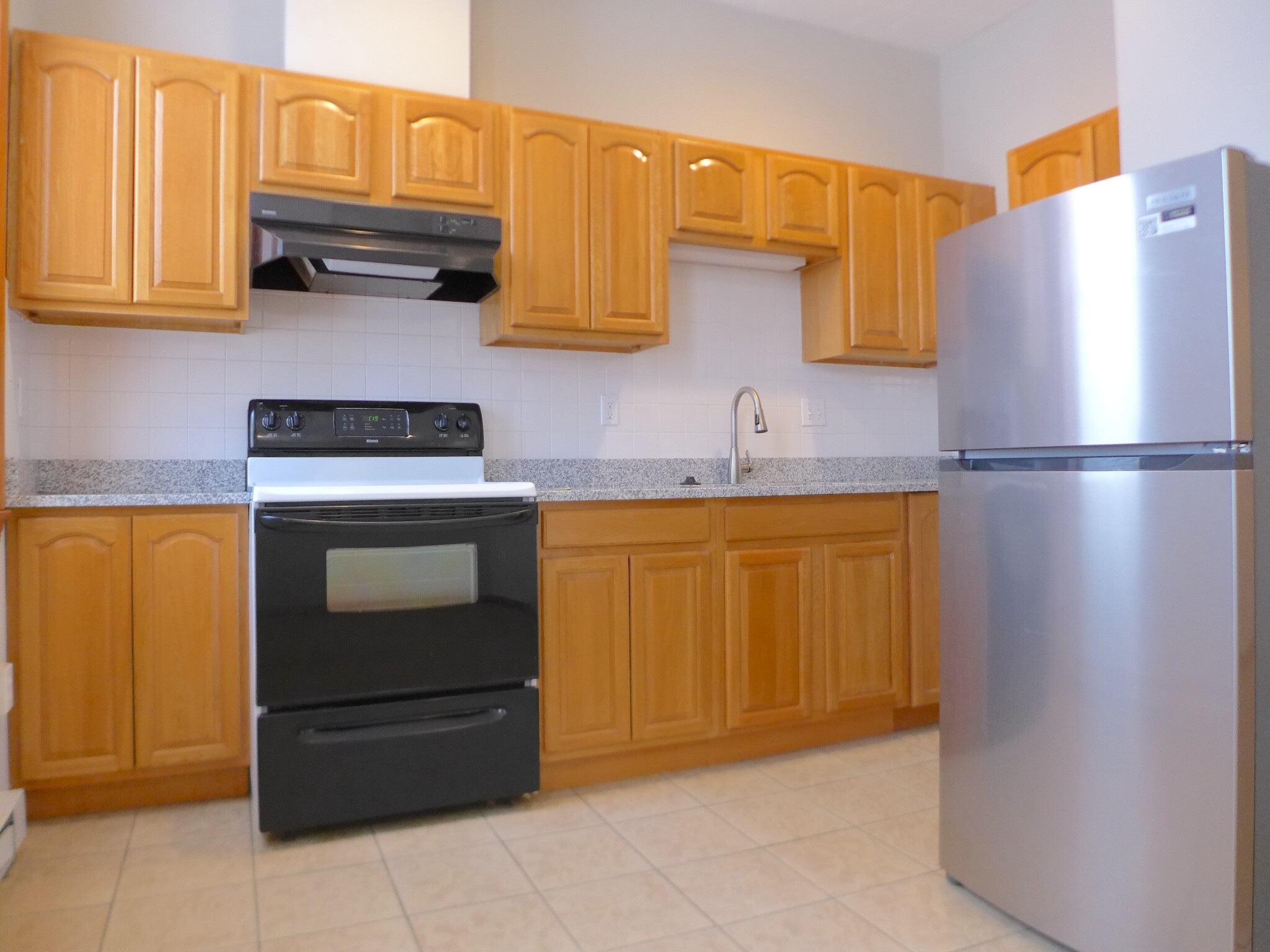 Building Photo - 79 Hudson St