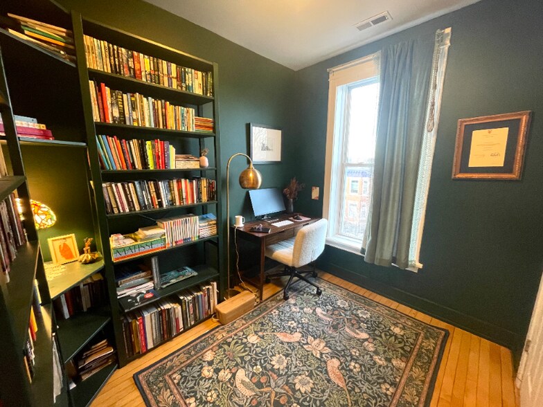 Building Photo - 3249 W Hirsch St