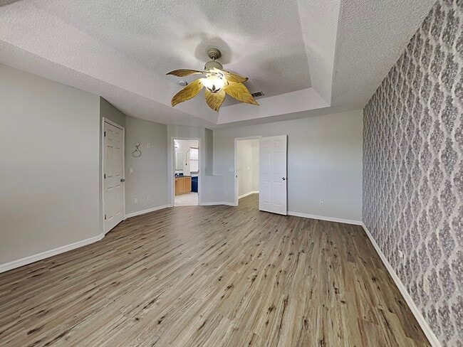 Building Photo - 728 Hardwood Cir