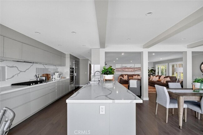 Building Photo - 865 Quivera St