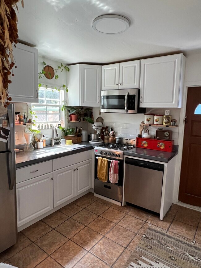Kitchen - 1811 18th St