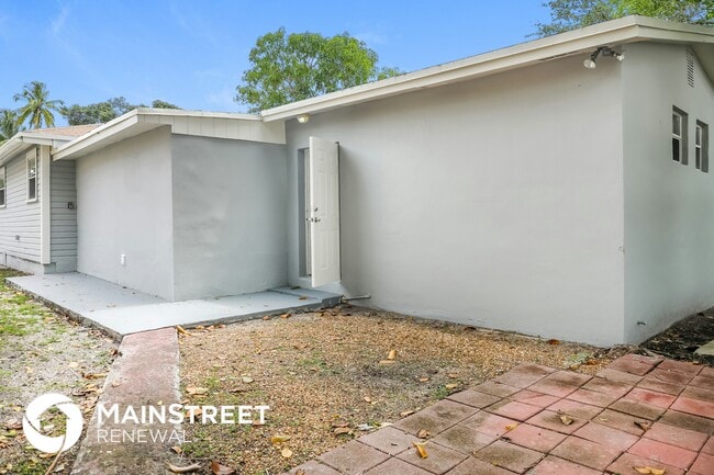 Building Photo - 212 Grant Dr