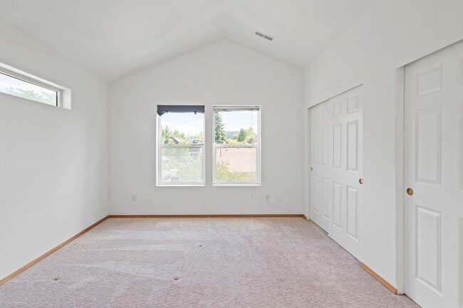 Building Photo - Charming 3-bdrm/2-bath Slender Home in Roseway. Fenced backyard, 1-car garage