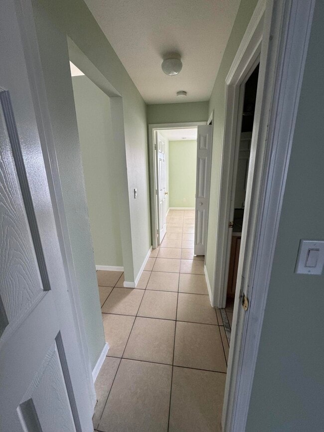 Building Photo - 3825 SW Kakopo St