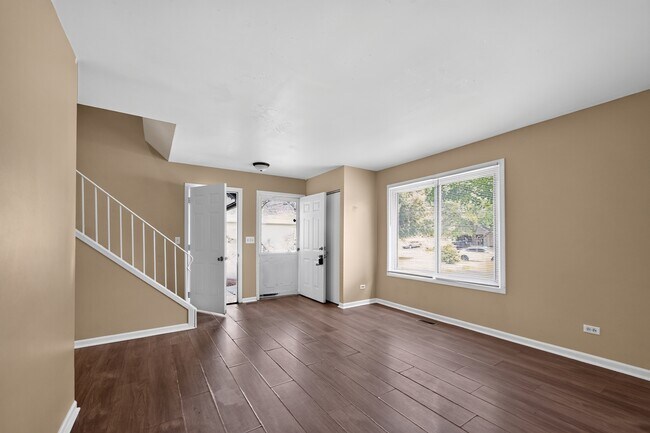 Building Photo - 1371 Andover Dr