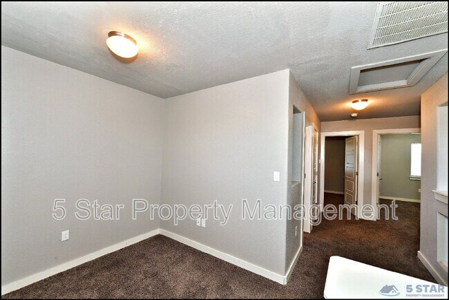 Building Photo - 14925 Willie Worsley Ave