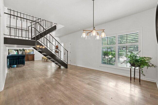 Building Photo - 1115 Augusta Dr